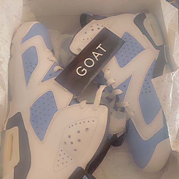 Men Air Jordan 6 Retro”UNC Home”
Size 10 - Picture 13 of 13
